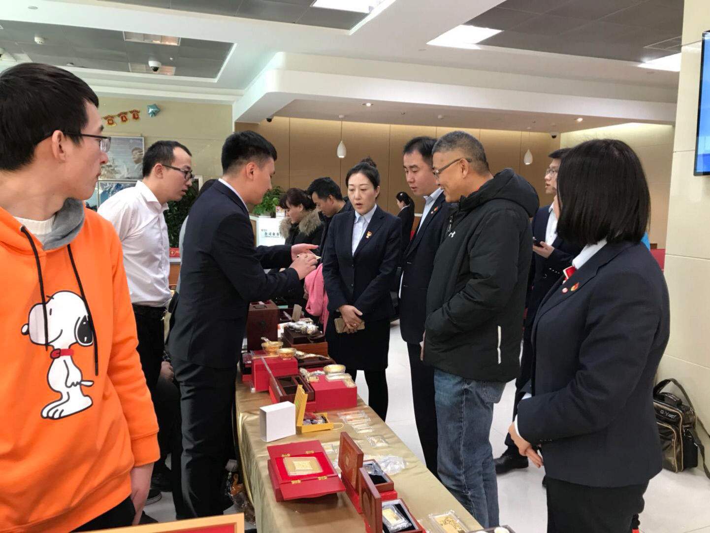 贵金属展销会主持词(贵金属展销会邀约短信)