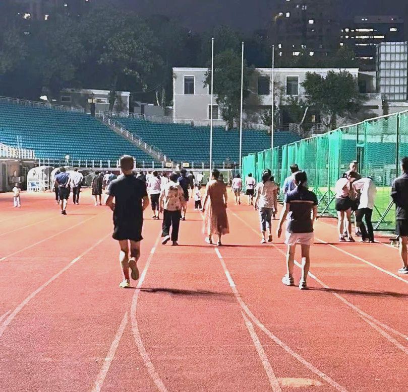 五台山体育场(五台山体育馆位于哪里)
